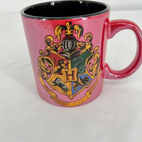 Harry Potter Hogwarts Crest 20 Oz Ceramic Mug By Silver Buffalo - Picture 3 of 5